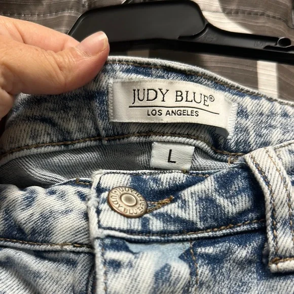 Judy Blue Light Wash Jean Shorts - Picture 2 of 3